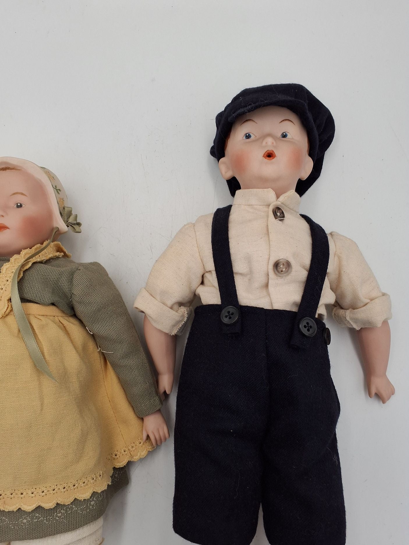Små porcelæns dukker